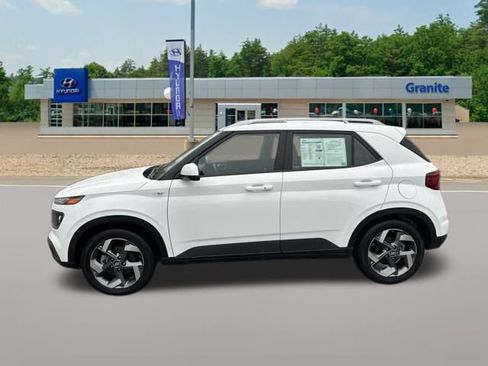 Certified 2025 Hyundai Venue SEL image 10