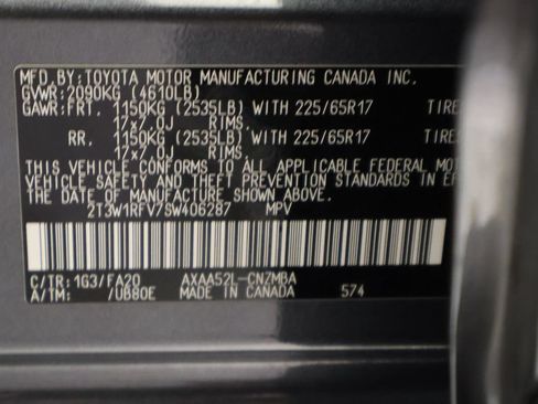Used 2025 Toyota RAV4 XLE w/ Convenience Package FWD image 17