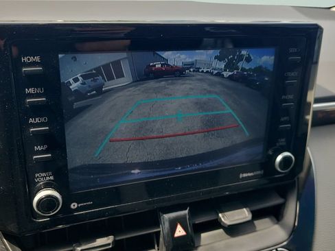 Used 2022 Toyota Corolla LE FWD image 17