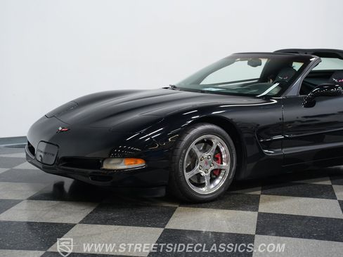 Used 2001 Chevrolet Corvette Coupe w/ Preferred Equipment Group2 RWD image 18