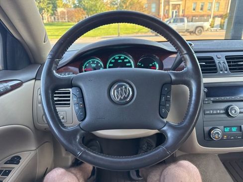 Used 2011 Buick Lucerne CXL image 14