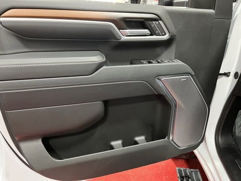 Used 2025 GMC Sierra 3500 Denali w/ Denali Reserve Package image 21