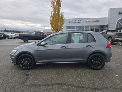 Used 2018 Volkswagen Golf SE image 2