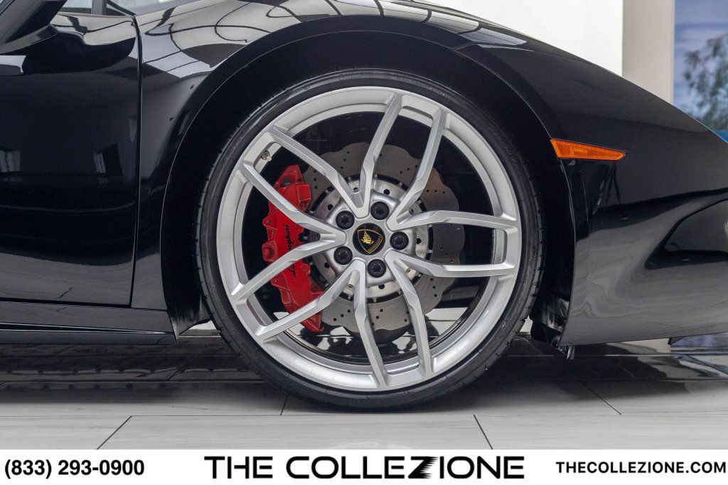 Used 2016 Lamborghini Huracan LP 580-2 RWD image 36