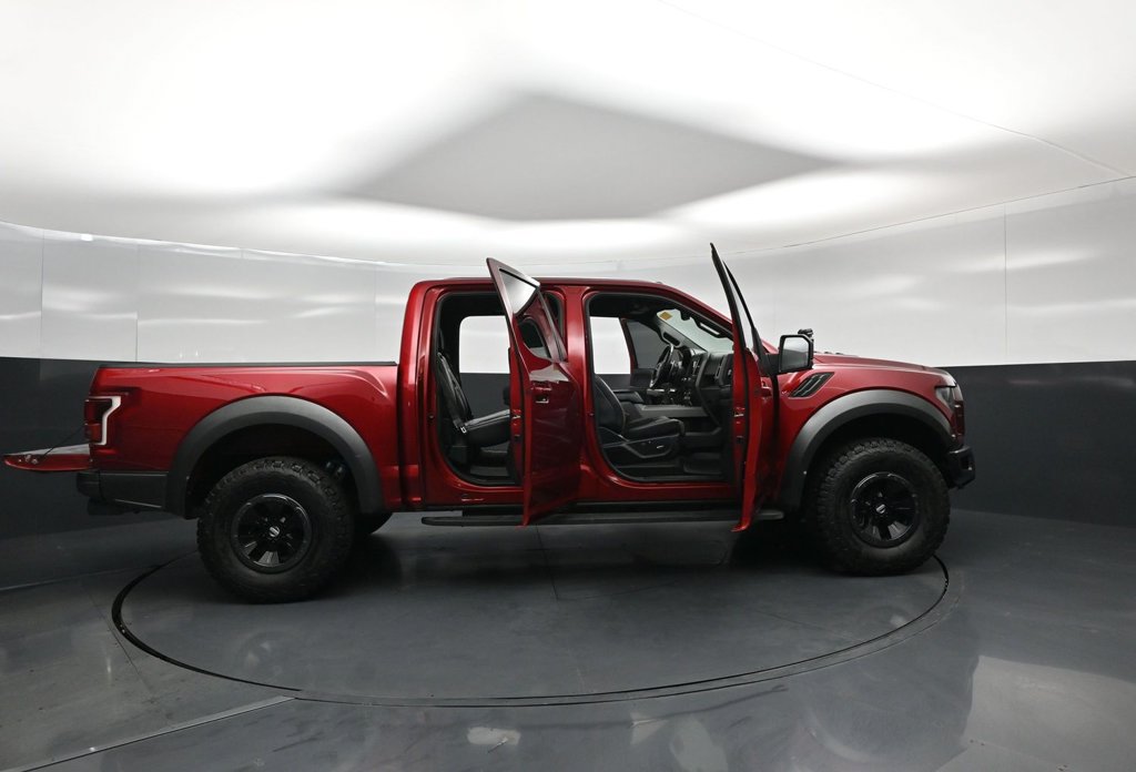 Used 2017 Ford F150 Raptor w/ Equipment Group 802A Luxury AWD/4WD image 4