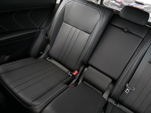 Certified 2023 Volkswagen Tiguan SE AWD/4WD image 12