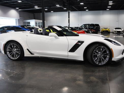 Used 2016 Chevrolet Corvette Z06 w/ 3LZ Preferred Equipment Group RWD image 10
