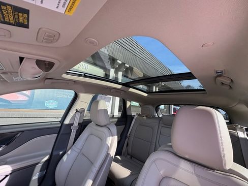 Used 2021 Lincoln Corsair Reserve w/ Elements Package image 15