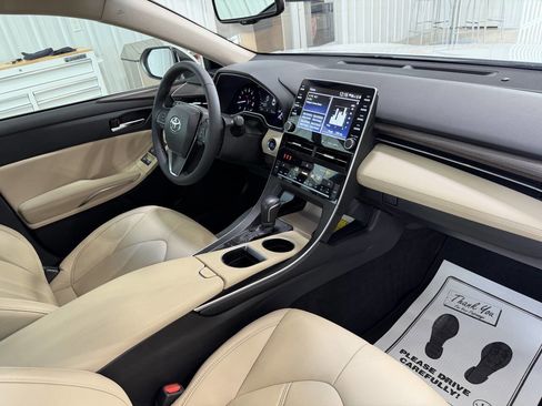 Used 2021 Toyota Avalon XLE FWD image 31
