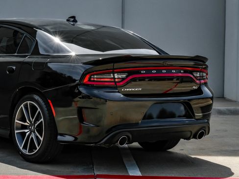 Used 2023 Dodge Charger R/T w/ Plus Group RWD image 16