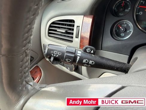 Used 2012 GMC Yukon XL SLT w/ SLT-2 Equipment Package AWD/4WD image 29