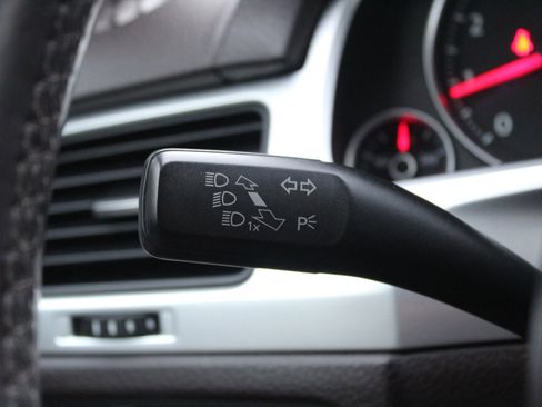 Used 2014 Volkswagen Touareg Hybrid image 29