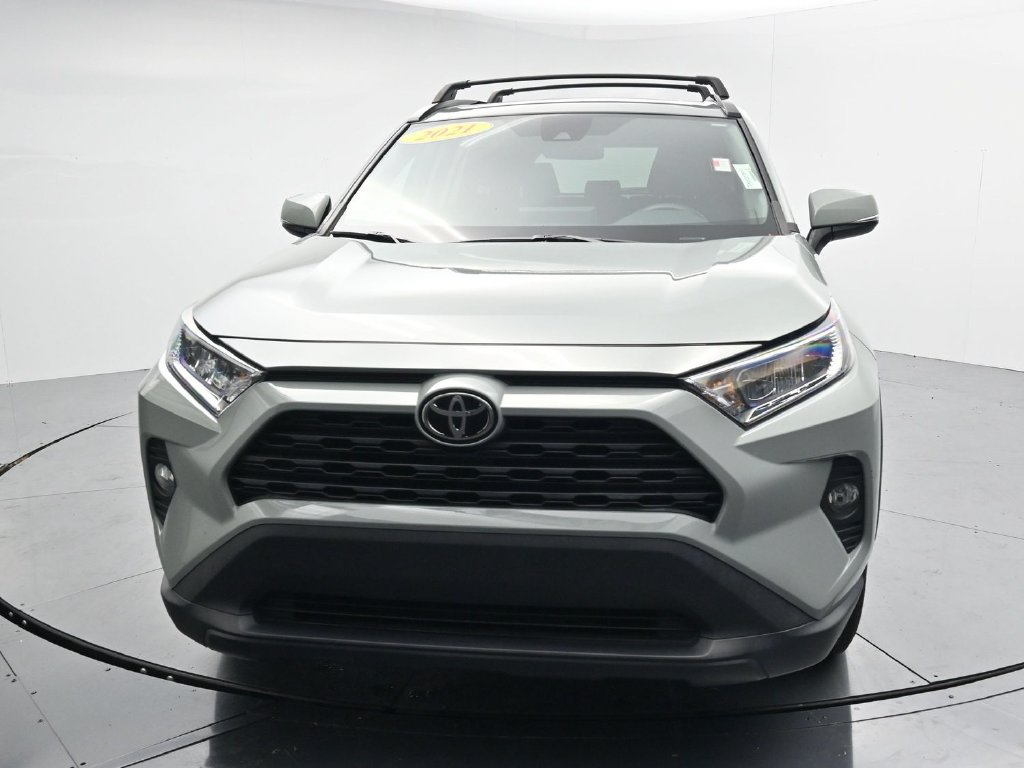 Used 2021 Toyota RAV4 XLE w/ Convenience Package AWD/4WD image 3
