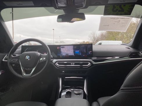 Used 2023 BMW 330i Sedan w/ Premium Package image 16