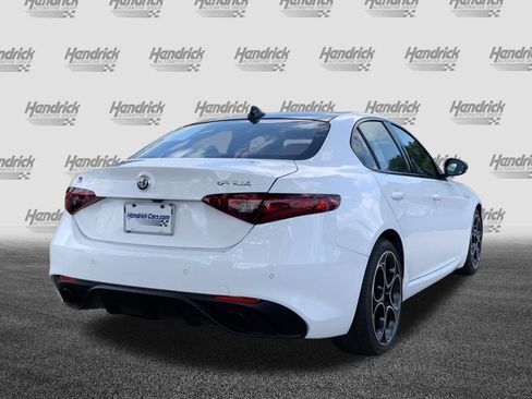 Used 2022 Alfa Romeo Giulia Veloce RWD image 10