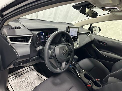 Used 2025 Toyota Corolla LE image 15