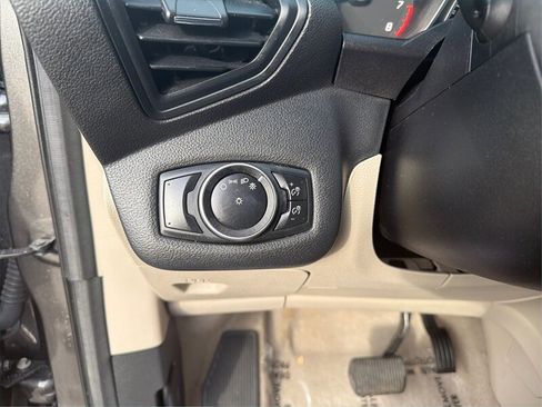 Used 2016 Ford Escape SE image 17