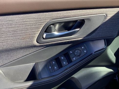 Used 2023 Nissan Rogue SV image 10