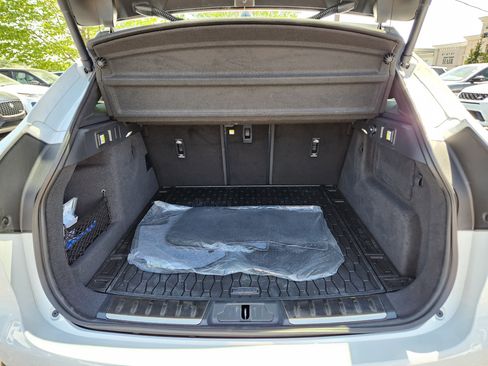 Certified 2024 Jaguar F-PACE R-Dynamic S image 8