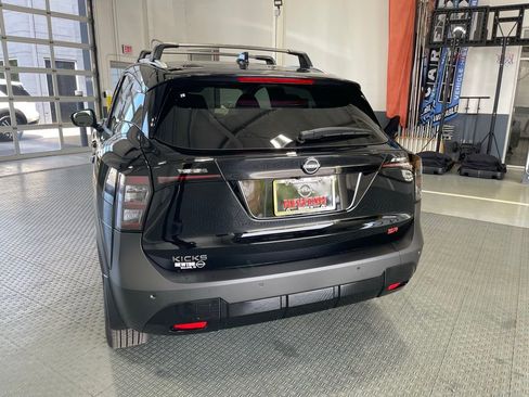 New 2026 Nissan Kicks SR w/ Cold Weather Package FWD image 6