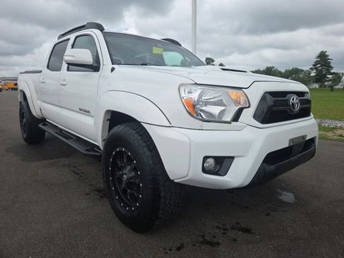 Used 2014 Toyota Tacoma 4x4 Double Cab image 2