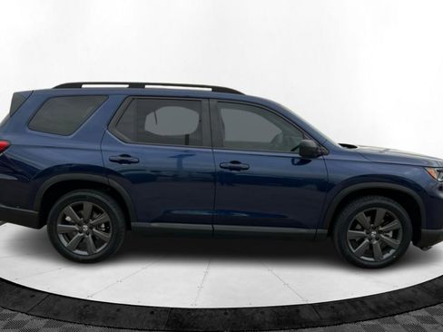 Used 2023 Honda Pilot Sport image 7