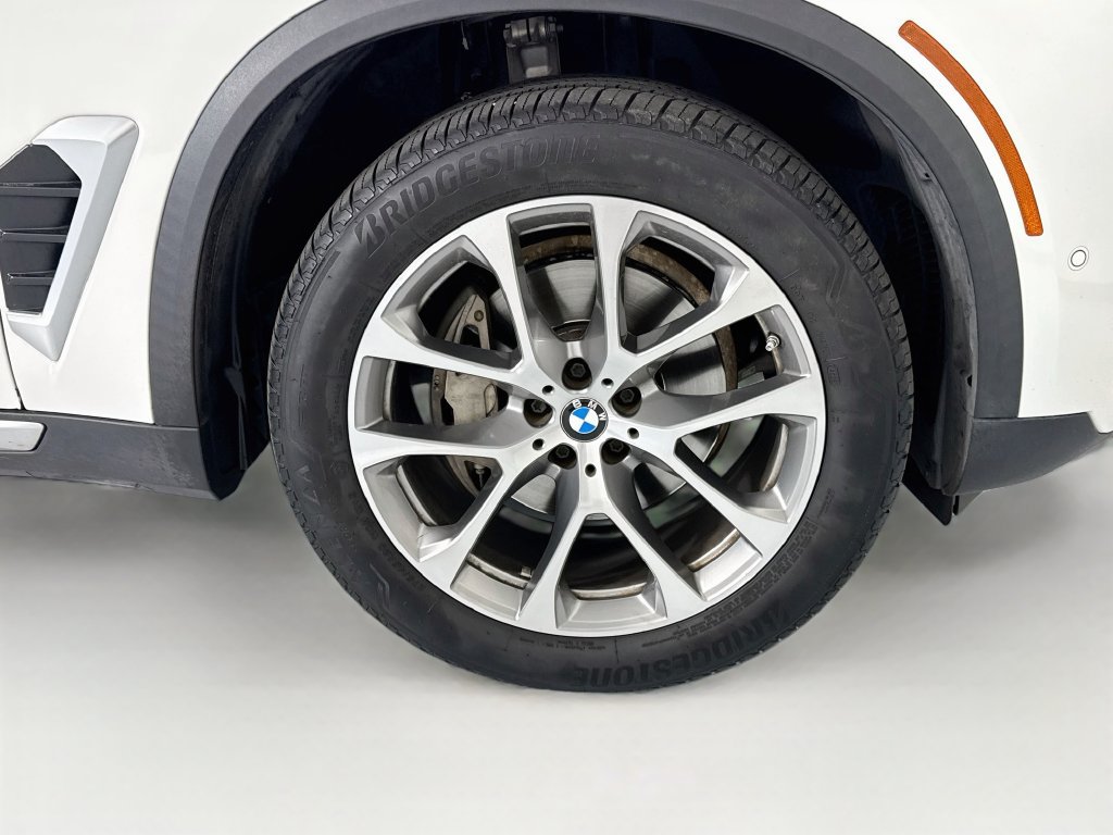 Used 2024 BMW X5 xDrive40i w/ Parking Assistance Package AWD/4WD image 32