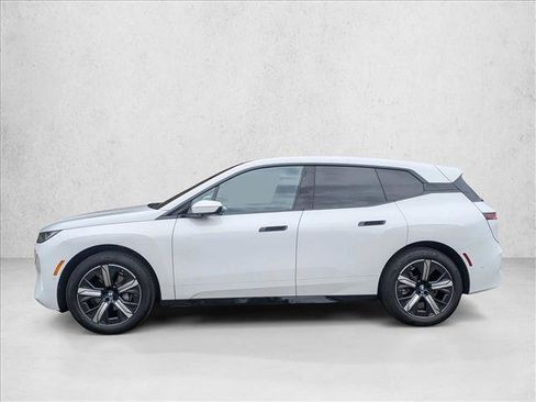 Used 2026 BMW iX xDrive45 image 9