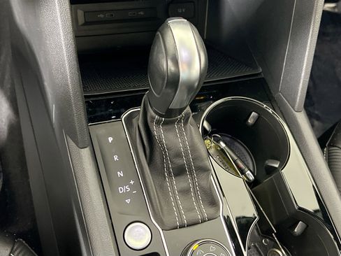 Used 2023 Volkswagen Atlas Cross Sport SE image 16