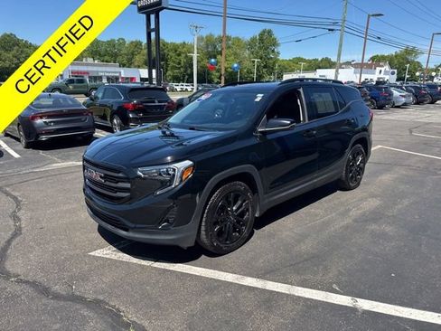 Used 2021 GMC Terrain SLT w/ Infotainment Package II AWD/4WD image 4