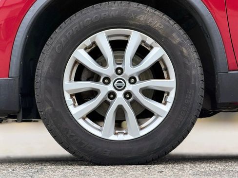 Used 2017 Nissan Rogue SV AWD/4WD image 30