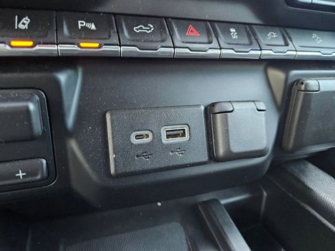 Used 2020 GMC Sierra 2500 Denali w/ Denali Ultimate Package image 19