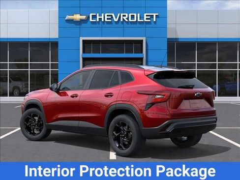 New 2026 Chevrolet Trax LT w/ Driver Confidence Package FWD image 3