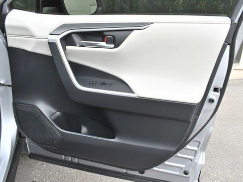 Used 2019 Toyota RAV4 Limited w/ Cold Weather Package image 24