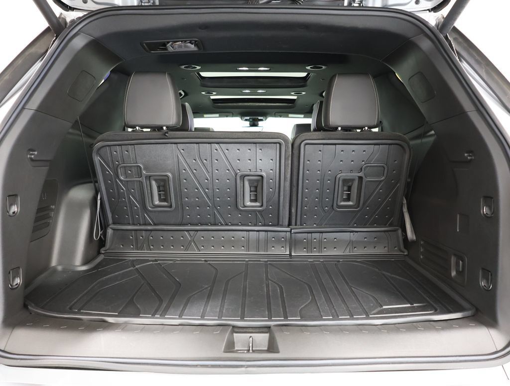 Used 2023 Chevrolet Traverse Premier AWD/4WD image 29