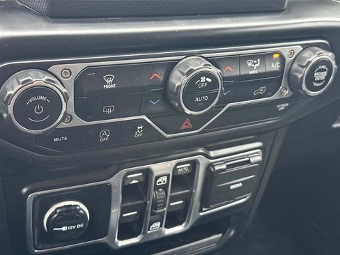 Used 2019 Jeep Wrangler Unlimited Sport S image 22