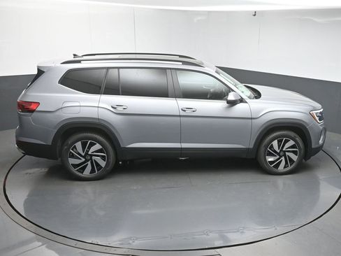 New 2026 Volkswagen Atlas SE FWD image 48