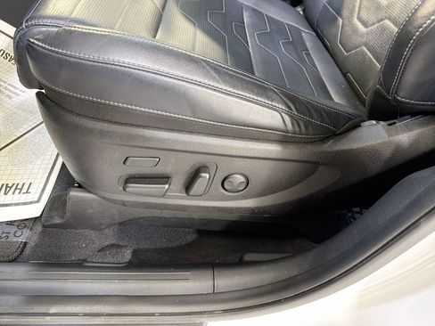 Used 2022 Kia Telluride SX w/ SX Prestige Package image 11