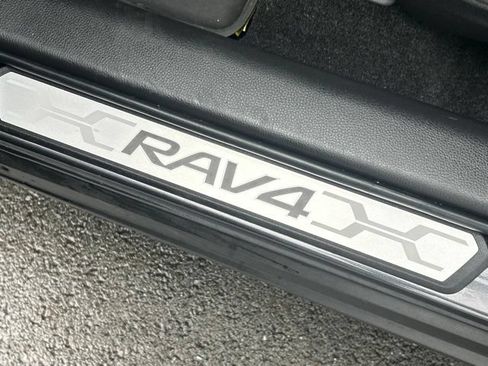 Used 2025 Toyota RAV4 XLE AWD/4WD image 25