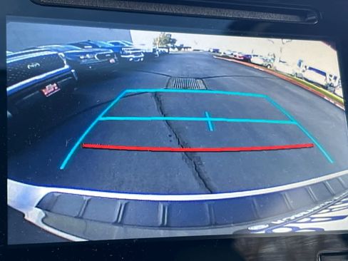 Used 2017 Toyota Sienna XLE Premium image 24