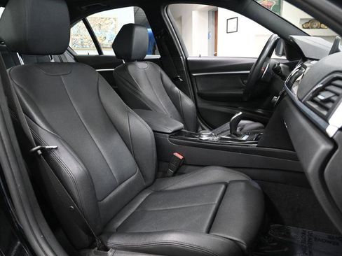Used 2018 BMW 330i xDrive Sedan w/ Convenience Package AWD/4WD image 21