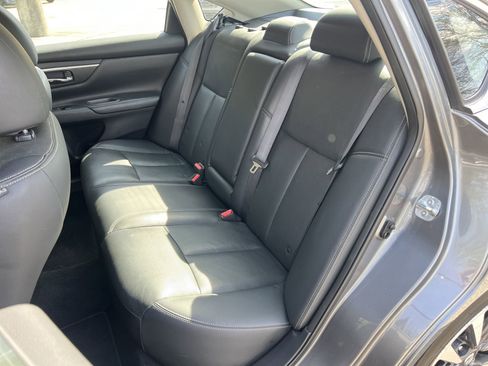 Used 2016 Nissan Altima 2.5 SL w/ 2.5 Technology Package image 16