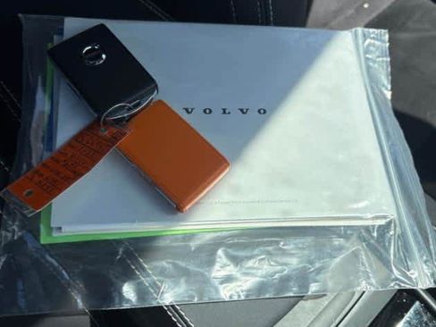 Used 2023 Volvo XC40 Recharge Ultimate w/ Protection Package Premier image 3