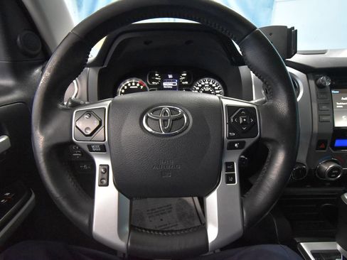 Used 2019 Toyota Tundra Limited w/ Limited Premium Package image 9
