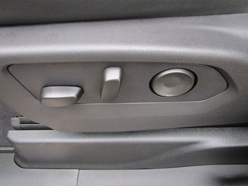 New 2026 GMC Yukon Elevation w/ Elevation Premium Package RWD image 31