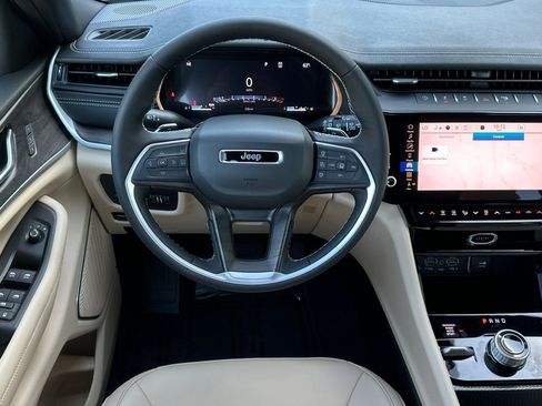 New 2026 Jeep Grand Cherokee Limited image 14