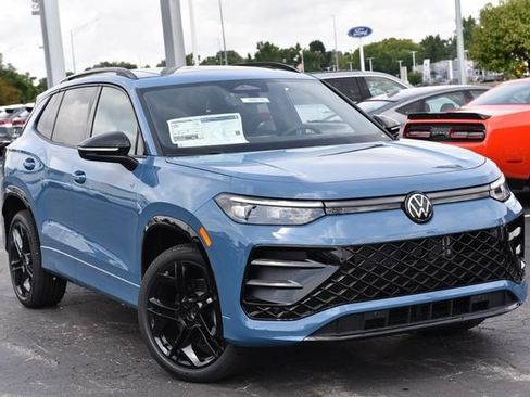 New 2026 Volkswagen Tiguan SE R-Line AWD/4WD image 2