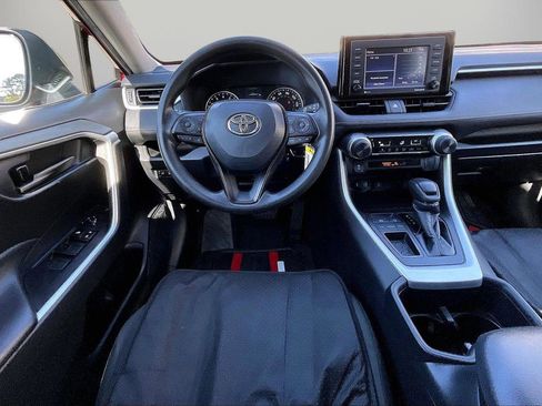 Used 2022 Toyota RAV4 LE FWD image 12