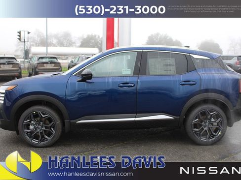 New 2026 Nissan Kicks SR w/ SR Premium Package FWD image 2