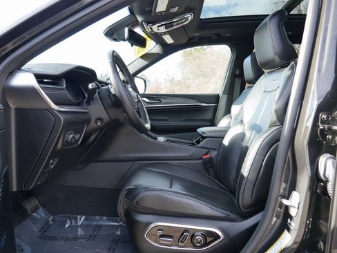 Used 2022 Jeep Grand Cherokee L Overland w/ Luxury Tech Group IV image 15